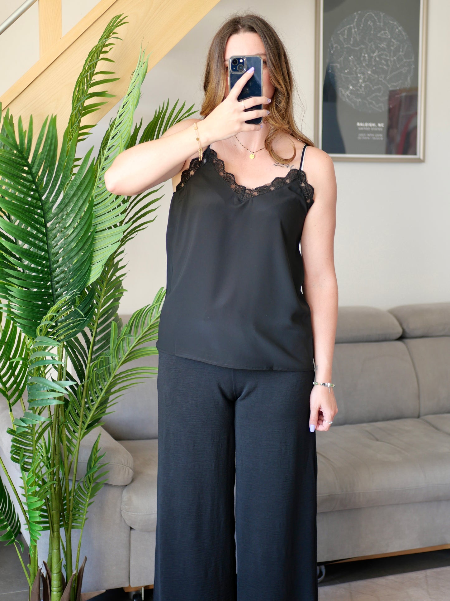 TOP À DENTELLE NOIR (PETITE ET GRANDE TAILLE)