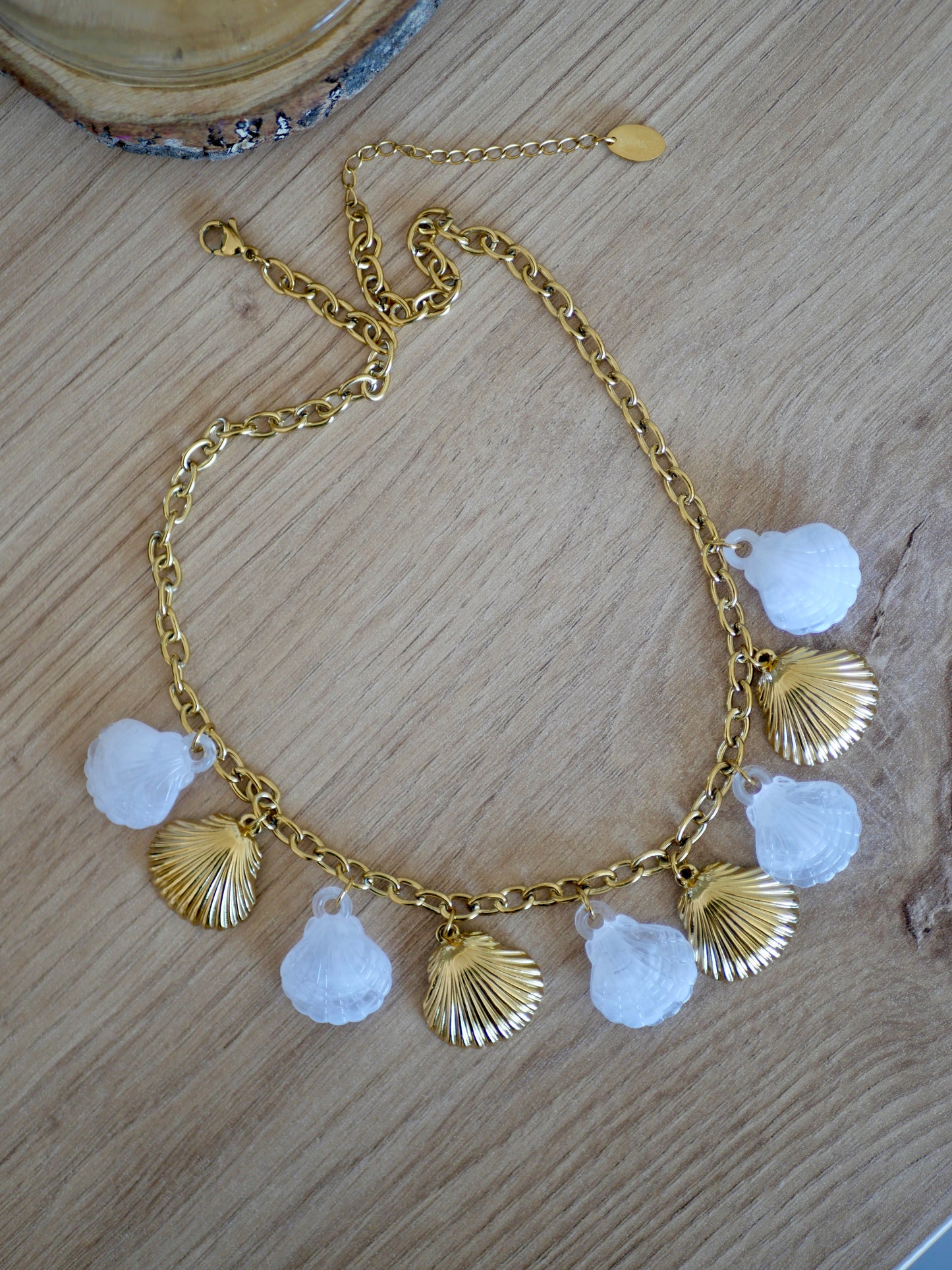 COLLIER SHELL