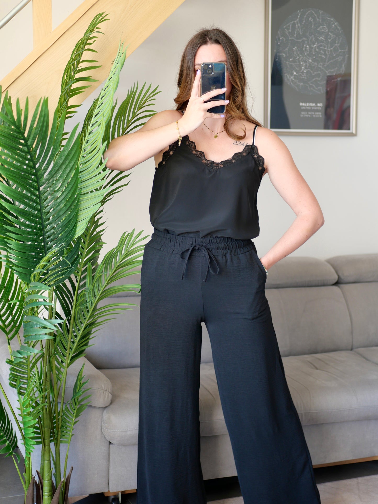 TOP À DENTELLE NOIR (PETITE ET GRANDE TAILLE)