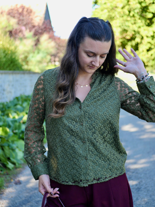 VICTORIA BLOUSE (PETITE AND PLUS SIZE)