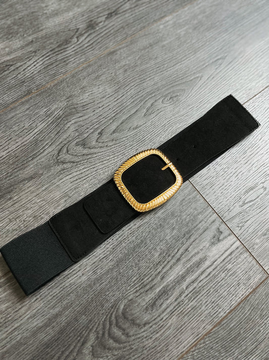 CEINTURE NOIRE OU MARRON AVEC ATTACHE RECTANGULAIRE DORÉE